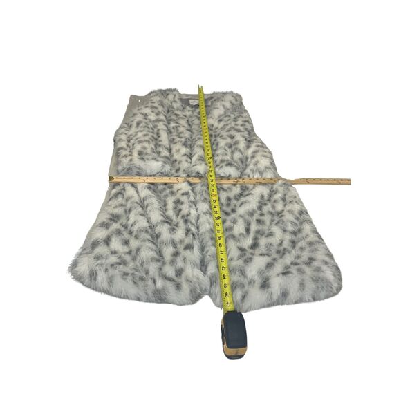 Fashion Nova Snow Leopard Faux Fur Coat – White Gray Animal Print Long Jacket - Picture 4 of 7